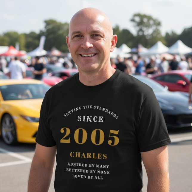 Camiseta aniversário de 21 anos 2005 Nome Personalizado Pre (21st birthday tshirt worn at a car meet.)