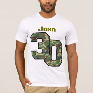 Camiseta Aniversário de 30 anos Camo um nome feito sob