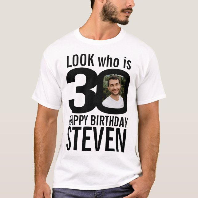 Camiseta aniversário de 30 anos mono parece 30 foto persona (Frente)