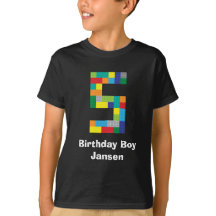 Aniversário dos tijolos plásticos do brinquedo 5o