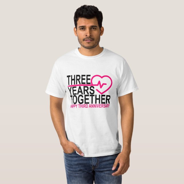 Camiseta Aniversário TRÊS 3 anos junto. (Frente Completa)
