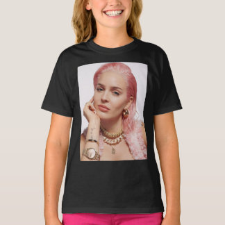 Camiseta Anne Marie Classic T-Shirt