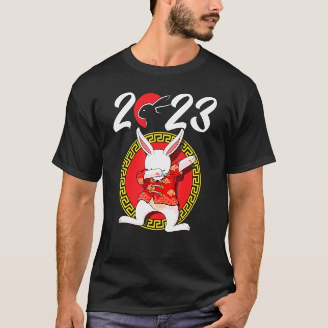 Camiseta Ano Novo Chinês 2023 Garota De Roupas Ano Do Ano (Frente)