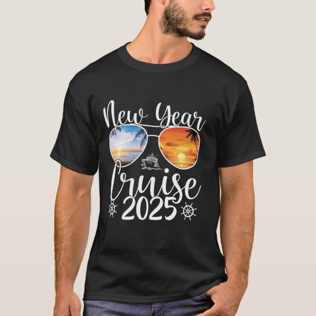 Camiseta Ano Novo Cruise 2025 Celebração do Partido NYE Wom (Frente)