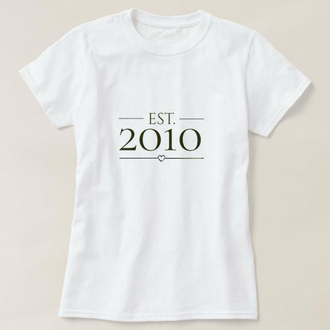 Camiseta Ano Personalizado Estabelecido Design Mínimo (Frente do Design)