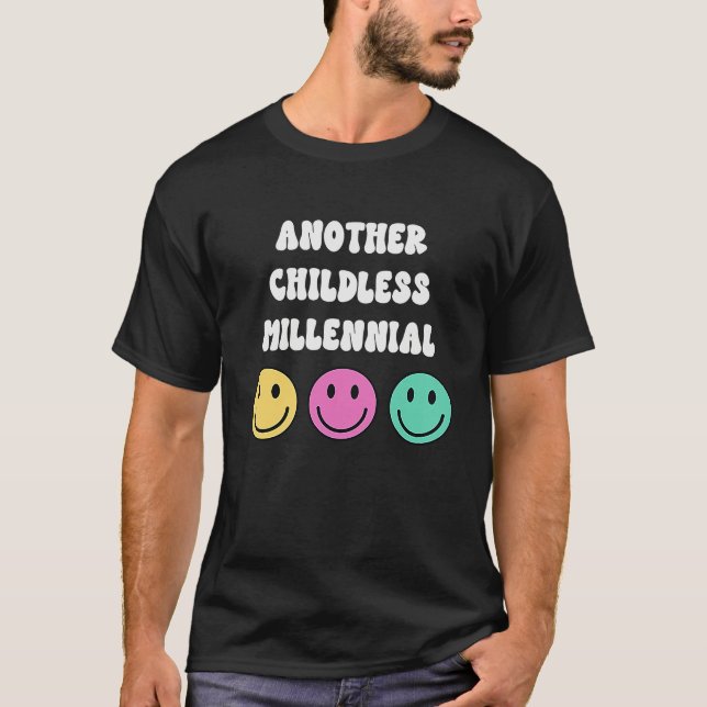 Camiseta Another Childless Millennial Kid Free No Children (Frente)