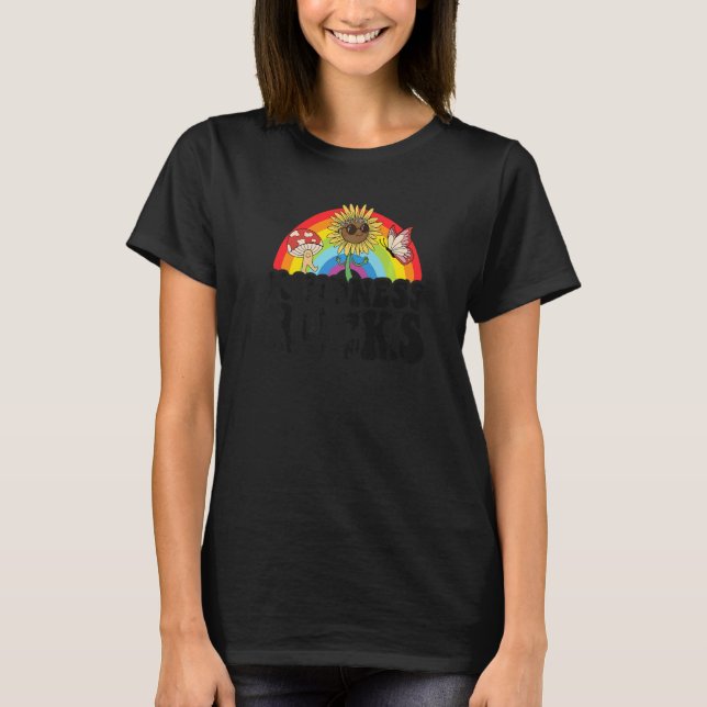 Camiseta Anti Bullying Hippie Retro Teacher Rainbow Kindnes (Frente)