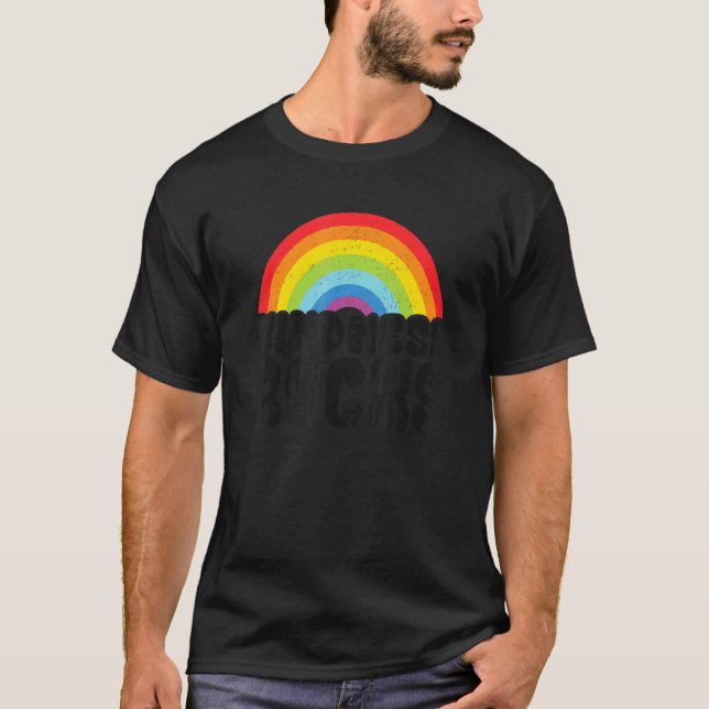 Camiseta Anti Bullying Hippie Retro Teacher Rainbow Kindnes (Frente)