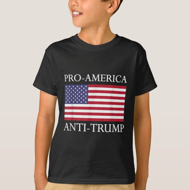Camiseta Anti-trump Pro-américa - American Flag Resiste (Frente)