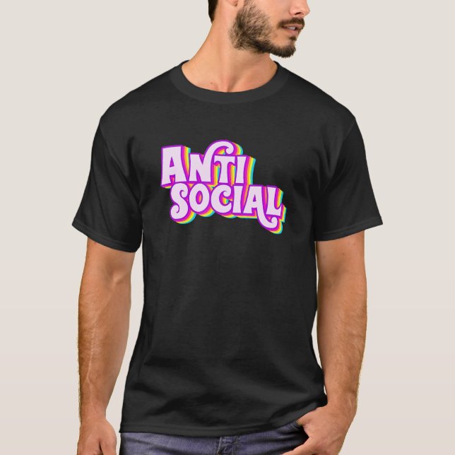 Camiseta Antissocial Rainbow Introduvert Homebody (Frente)