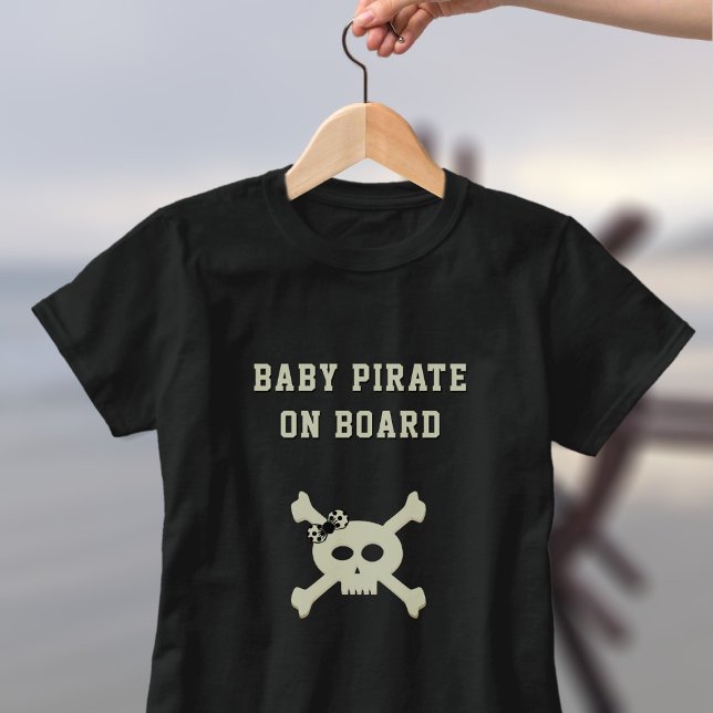 Camiseta Anúncio De Gravidez Engraçado Pelo Conselho (Set sail fer yer nine-month voyage o' joy! Nary a mom-to-be can resist its charms)