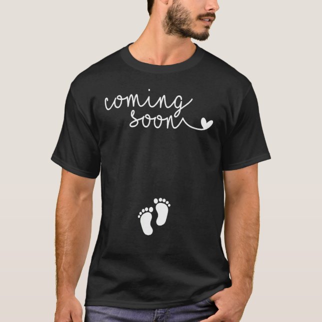 Camiseta Anúncio Para A Mãe Grávida Chegar Em Breve (Frente)