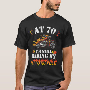 Camiseta Aos 70 anos, ainda estou dirigindo meu carro