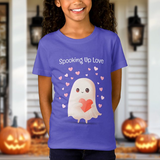 Camiseta Apanhando Amor Fantástico Halloween (Spooking Up Love Cute Ghost Halloween T-Shirt)