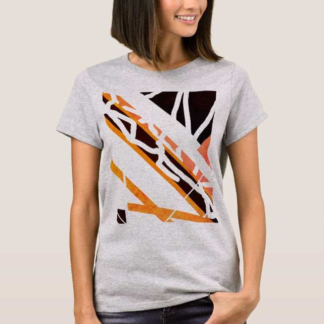 Camiseta Aparência Abstrato MCM de Formas Diagonais Pretas  (Frente)
