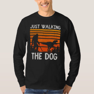 Camiseta Apenas Andando O Cachorro - T Rex Dinossaur Bigfoo