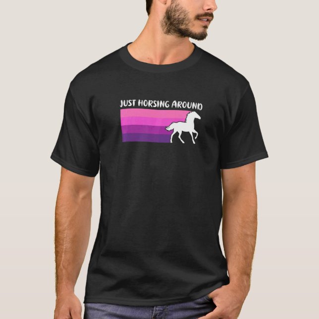 Camiseta Apenas Brincando Cavalgando Cavalos Engraçado Eque (Frente)