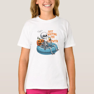 Camiseta Apenas Esperando pelo Halloween – Divertido e Assu