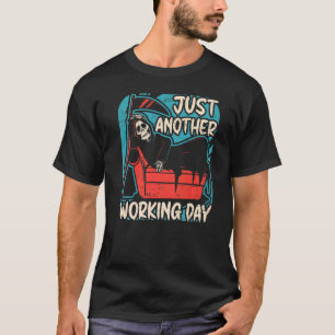 Camiseta Apenas Mais Um Escritório De Dia Útil Feliz Hallow