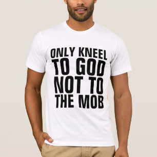 CAMISETA APENAS MANTENHA-SE EM DEUS E NÃO EM CAMISAS-MOB