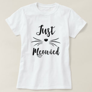 Camiseta Apenas presente casado engraçado da noiva do