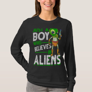 Camiseta Apenas Um Garoto Que Acredita Em Aliens De Rapto D