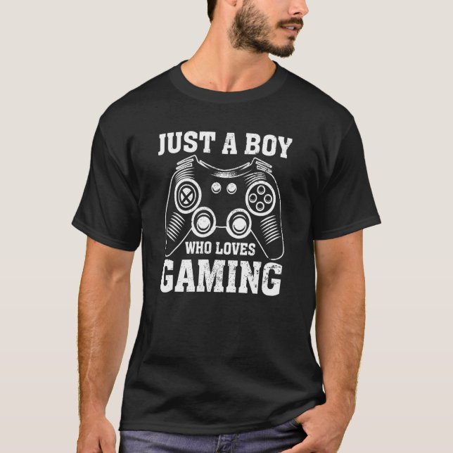 Camiseta APENAS UM GAROTO QUE ADORA Gra GAMING Video Game (Frente)