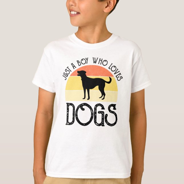 Camiseta Apenas um garoto que ama cães (Frente)