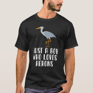 Camiseta Apenas Um Menino Que Ama Herões