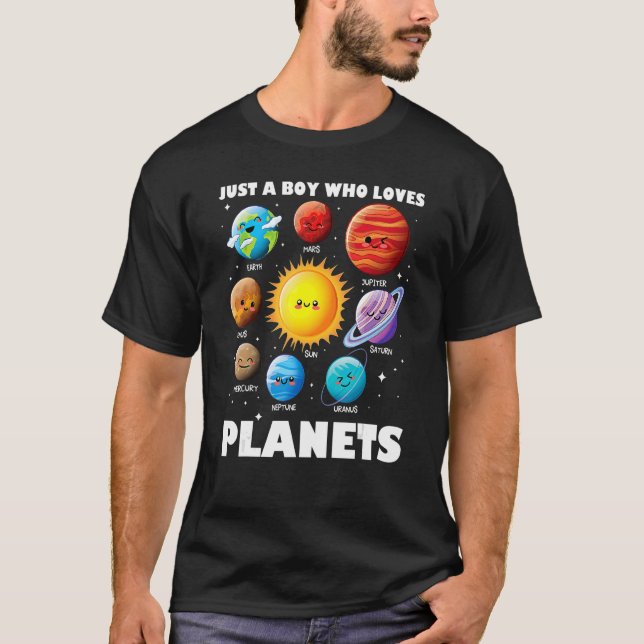 Camiseta Apenas Um Menino Que Ama O Espaço Solar Do Sistema (Frente)
