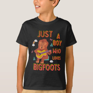 Camiseta apenas um menino que ama pé-grande