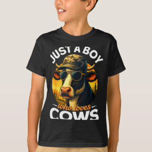 Camiseta Apenas um menino que ama vacas crianças fazendeiro