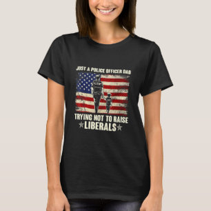 Camiseta Apenas um pai policial tentando não criar um liber