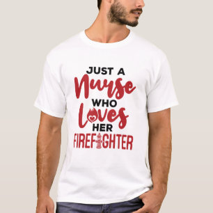 Camiseta Apenas uma enfermeira que ama sua esposa de bombei