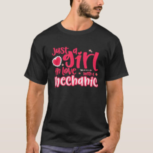 Camiseta Apenas Uma Garota Apaixonada Por Um Mecânico