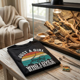 Camiseta Apenas uma Garota que Ama Dragão Barbudo Pôr do So