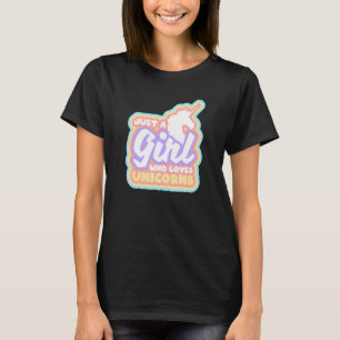 Camiseta Apenas uma garota que ama o bicho-espíritos dos Un
