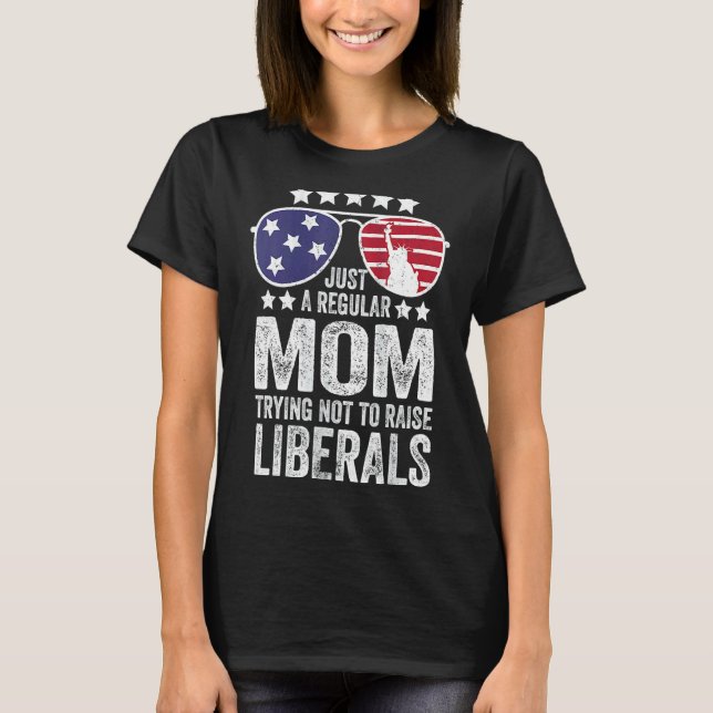 Camiseta Apenas Uma Mãe Normal Tentando Não Levantar Libera (Frente)