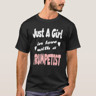 Camiseta Apenas Uma Menina Apaixonada Por Um Trumpetista 3