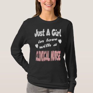 Camiseta Apenas Uma Menina Apaixonada Por Uma Enfermeira Cl