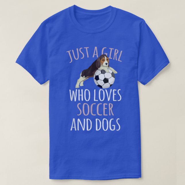 Camiseta Apenas Uma Menina Que Adora Futebol Brincando Com  (Frente do Design)