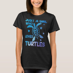 Camiseta Apenas Uma Menina Que Ama As Tartarugas No Mar Da