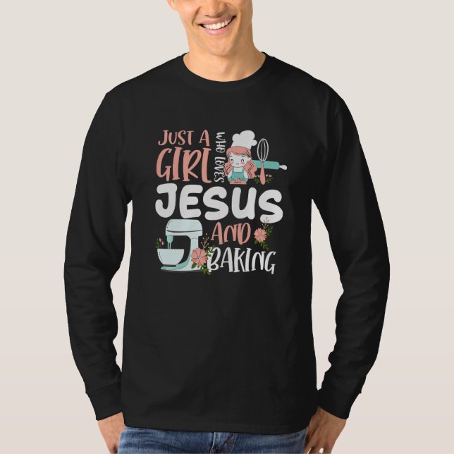 Camiseta Apenas Uma Menina Que Ama Jesus E Fazendo Chi Engr (Frente)