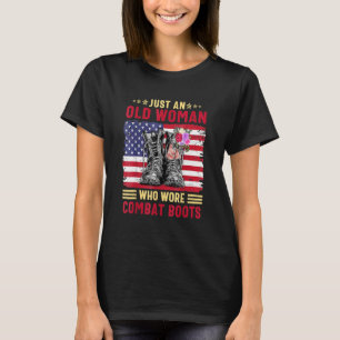 Camiseta Apenas Uma Velhinha Que Usa Combate Boots American