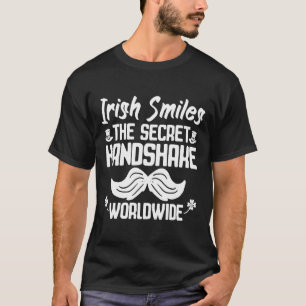 Camiseta Apertos de mão secretos de sorrisos irlandeses em