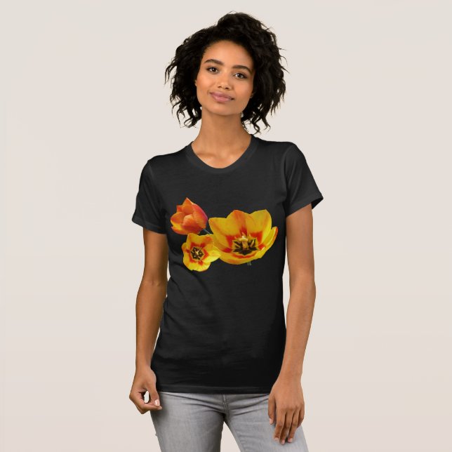 Camiseta Aplicativo de Três Tulipas Amarelas e Laranja Wome (Frente Completa)