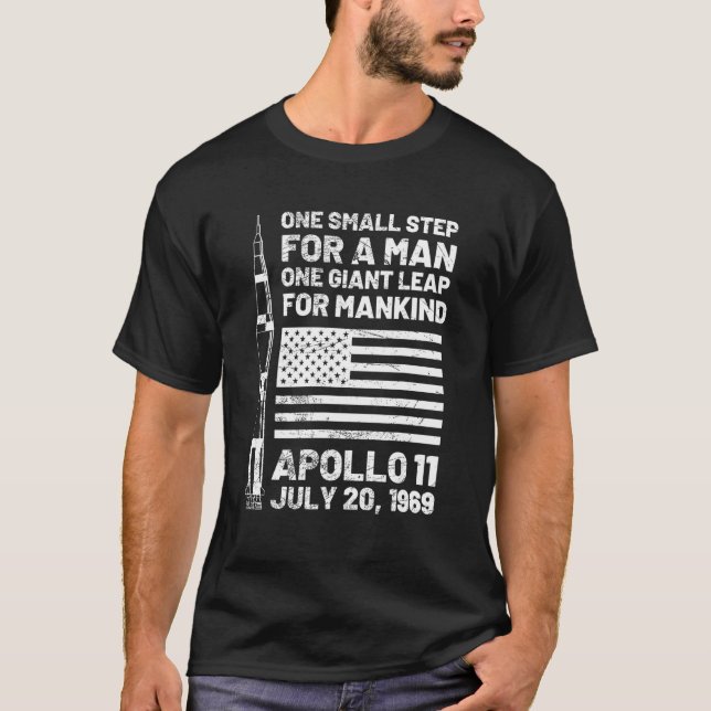 Camiseta Apollo 11 Lua Aterrissando 1969 Saturn V Rocket Sp (Frente)