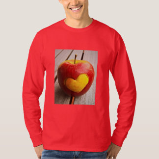 Camiseta "Apple Love" Foto Bela. Comprar Agora