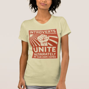 Camiseta Apresenta Unir Separadamente Em Seu Próprio