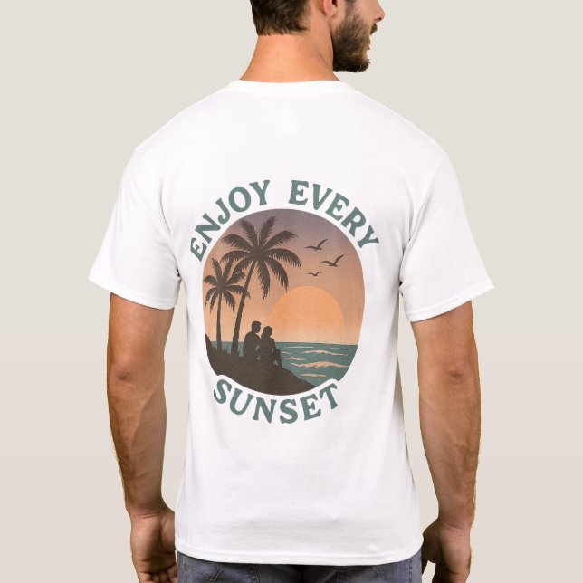 Camiseta "Aproveite todos os domingos - Retro Beach" (Verso)